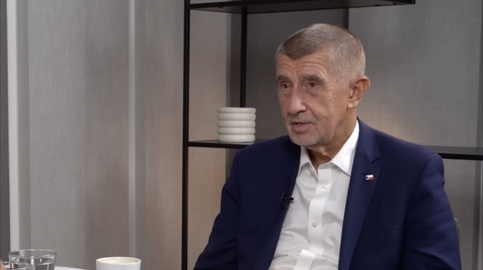 Premiér Andrej Babiš po dnešním jednání vlády oznámil, že delegaci do Ankary povede sám.