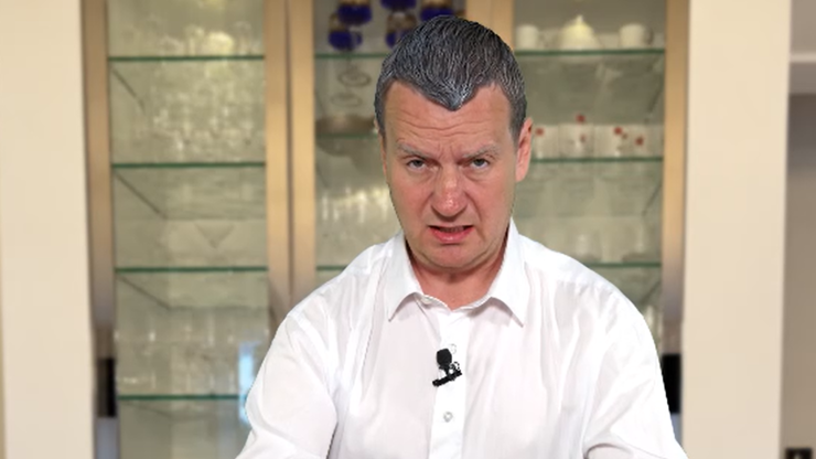 Petr Jablonský jako Andrej Babiš.