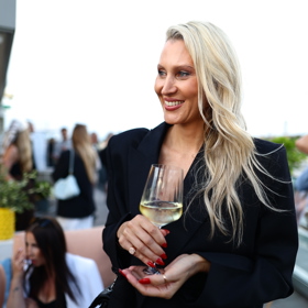 Kateřina Průšová si vychutnala skleničku dobrého pití.