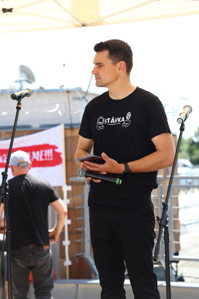 Daniel Stach pohrozil odchodem z ČT.