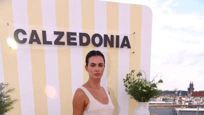 FOTO: Maria Dušička vynesla černozlatou kabelku od značky Chanel.