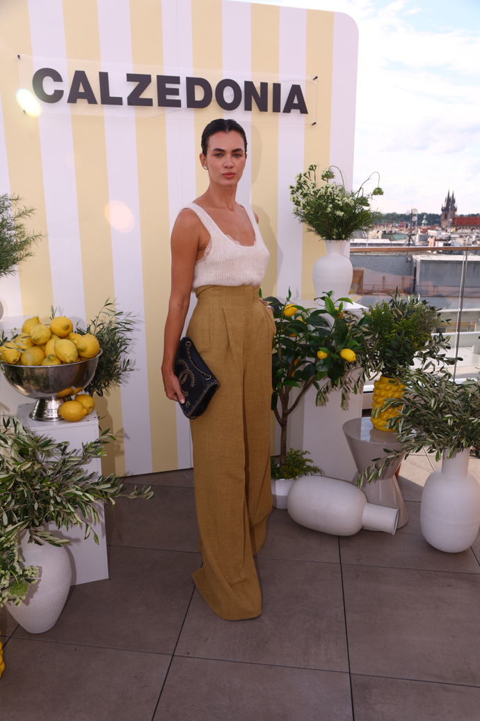 Maria Dušička vynesla černozlatou kabelku od značky Chanel.