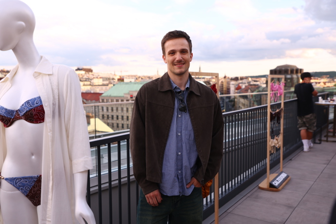 Martin Carev si nenechala ujít akci známé plavkové značky.