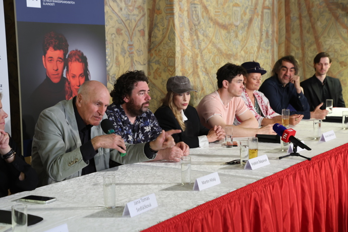 Tisková konference k Shakespearovským slavnostem. 