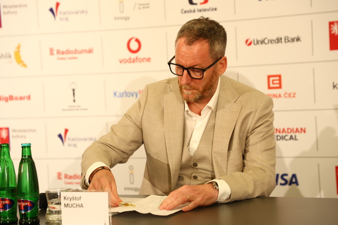 Kryštof Mucha během tiskové konverence KVIFF 2026. 