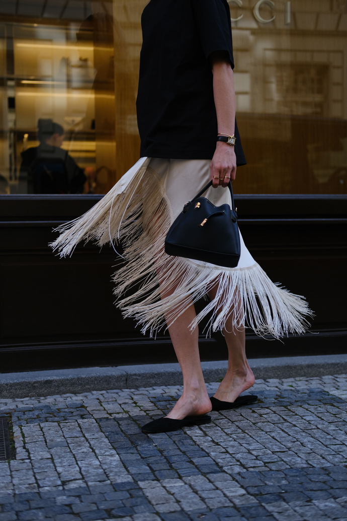 V outfitech má Zuzana ráda kontrasty, ať už barev či materiálů nebo siluet