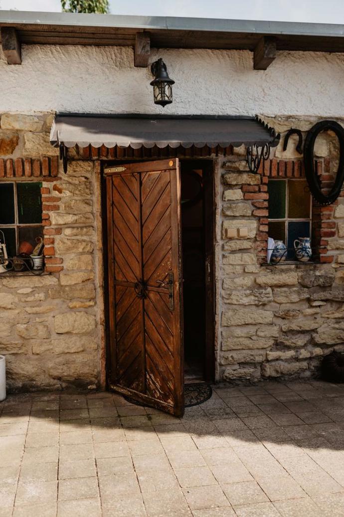Malý domek u Brna vás přenese do Toskánska. Interiér okouzlí autentickými detaily i rodinným příběhem