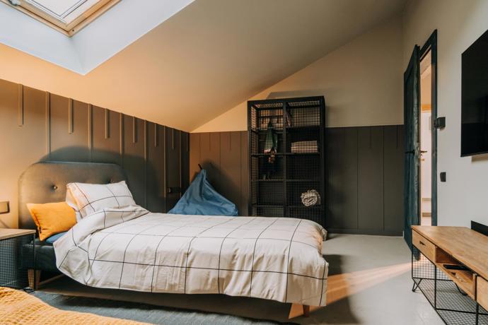 Žádné horské klišé. Apartmán ve Szczyrku sází na světlý interiér, klid a praktické detaily