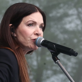 Anna K. stále koncertuje.