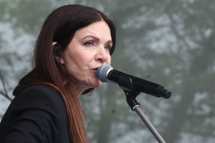 Anna K. stále koncertuje.