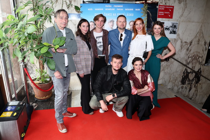 Filmová partička si vzpomínání na letní tábory pořádně užila.
