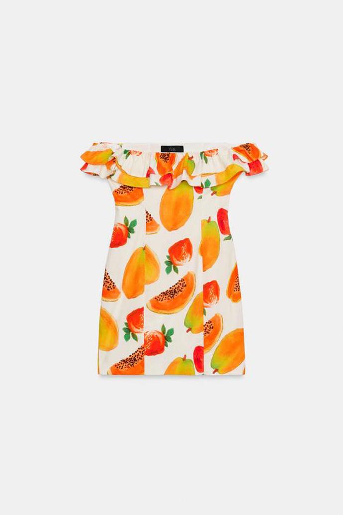 Mini šaty s volány a ovocným potiskem, Zara, původně 849 Kč, online 551 Kč