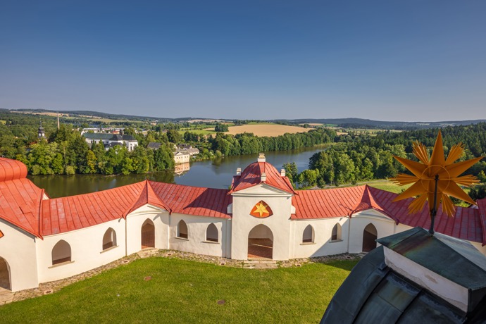 Pěší putování plné symbolů a mystiky: Stezka, která ukazuje kouzlo barokních památek geniálního architekta Jana Blažeje Santiniho-Aichela Pěší putování plné symbolů a mystiky: Stezka, která ukazuje kouzlo barokních památek geniálního architekta Jana Blažeje Santiniho-Aichela