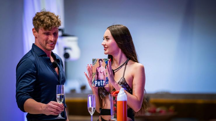 Marie Rosecká a Petr Kinský spolu skončili v posteli. 