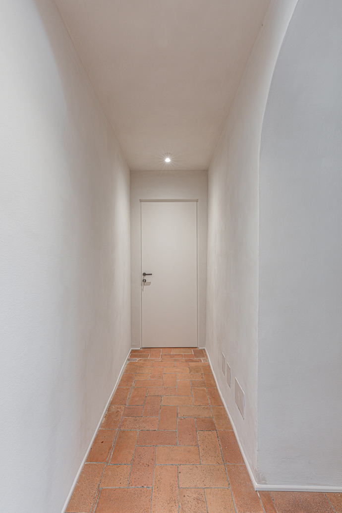 Nedaleko Florencie obnovili starý venkovský dům. Architekti zachránili trámy, terakotu i velký krb Nedaleko Florencie obnovili starý venkovský dům. Architekti zachránili trámy, terakotu i velký krb