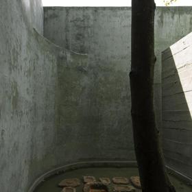 Na poloostrově Yucatán vznikl dům, který se na první pohled výrazně liší od okolní zástavby. Na poloostrově Yucatán vznikl dům, který se na první pohled výrazně liší od okolní zástavby.