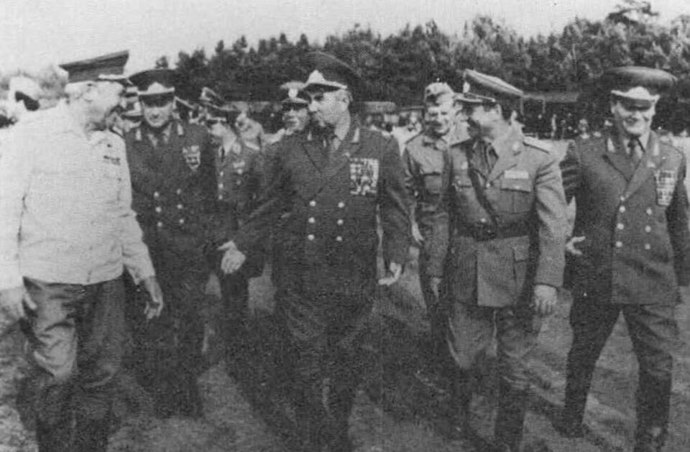 Varšavský pakt vznikl jako vojenská aliance států východního bloku pod vedením Sovětského svazu. Jeho existence výrazně ovlivnila politickou situaci v Evropě během studené války. Varšavský pakt vznikl jako vojenská aliance států východního bloku pod vedením Sovětského svazu. Jeho existence výrazně ovlivnila politickou situaci v Evropě během studené války.