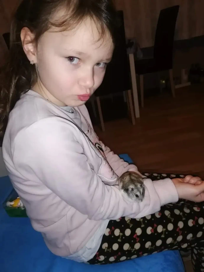 Maminka Jennifer prosí o pomoc.