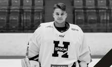 Ve dvaceti letech zemřel hokejista Jakub Mládek.