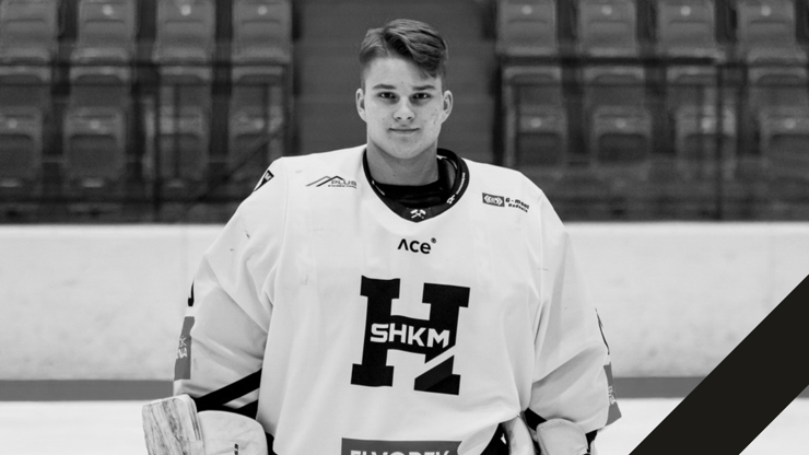 Ve dvaceti letech zemřel hokejista Jakub Mládek.