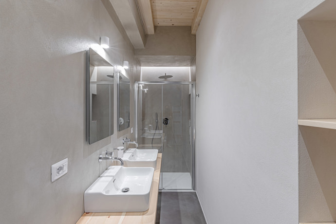 Nedaleko Florencie obnovili starý venkovský dům. Architekti zachránili trámy, terakotu i velký krb Nedaleko Florencie obnovili starý venkovský dům. Architekti zachránili trámy, terakotu i velký krb