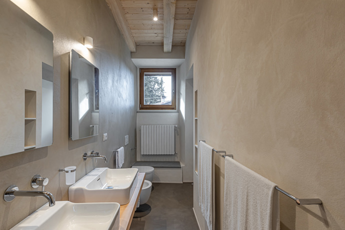 Nedaleko Florencie obnovili starý venkovský dům. Architekti zachránili trámy, terakotu i velký krb Nedaleko Florencie obnovili starý venkovský dům. Architekti zachránili trámy, terakotu i velký krb