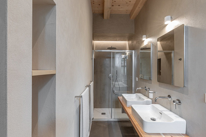 Nedaleko Florencie obnovili starý venkovský dům. Architekti zachránili trámy, terakotu i velký krb Nedaleko Florencie obnovili starý venkovský dům. Architekti zachránili trámy, terakotu i velký krb