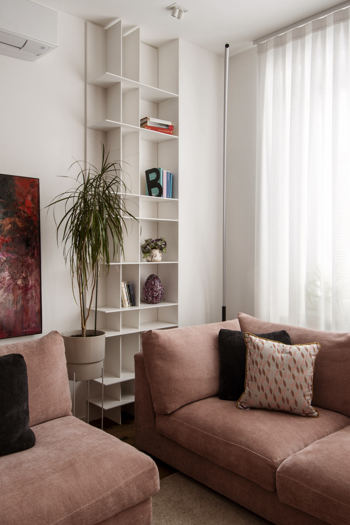 Měla vzniknout jen nová ložnice. Nakonec proměna pohltila celý byt a výsledek stojí za to Měla vzniknout jen nová ložnice. Nakonec proměna pohltila celý byt a výsledek stojí za to