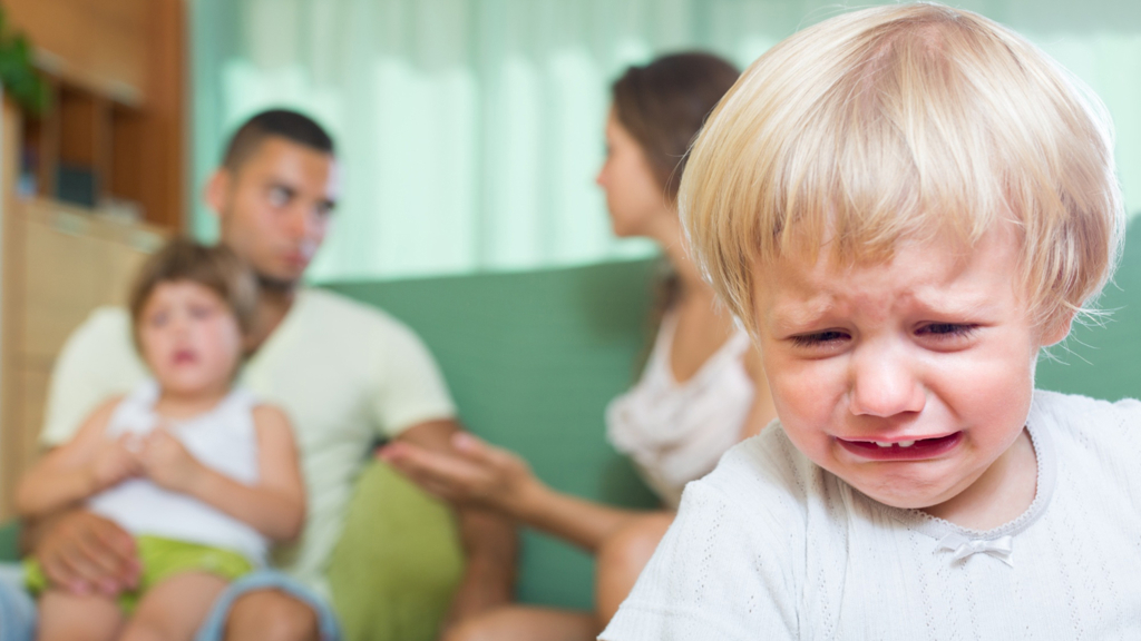 Hádáte se před dětmi? Ovlivňujete je na celý život. Terapeut vysvětluje, jak snadno jim zničíte budoucí vztahy