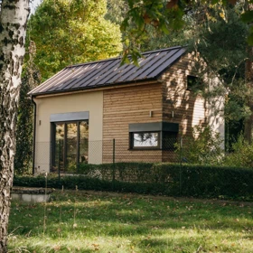 Skandinávské hygge u Písku: Tiny Vacation nabízí design, pohodlí i pořádnou dávku přírody na pouhých 26 metrech čtverečních Skandinávské hygge u Písku: Tiny Vacation nabízí design, pohodlí i pořádnou dávku přírody na pouhých 26 metrech čtverečních