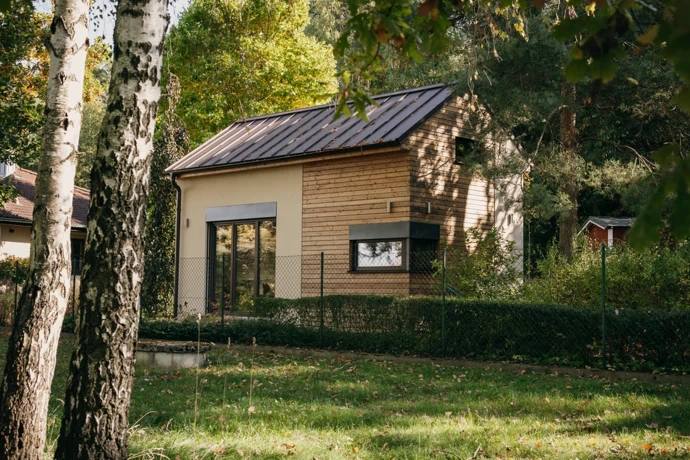 Skandinávské hygge u Písku: Tiny Vacation nabízí design, pohodlí i pořádnou dávku přírody na pouhých 26 metrech čtverečních