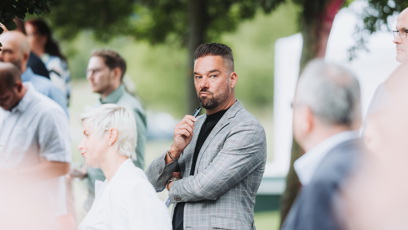 FOTO: Petr Švancara se chopil moderátorského křesla.