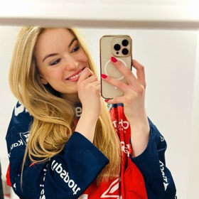 Hokejista prý nejvíc ocení, když Michaela nosí hokejový dres.