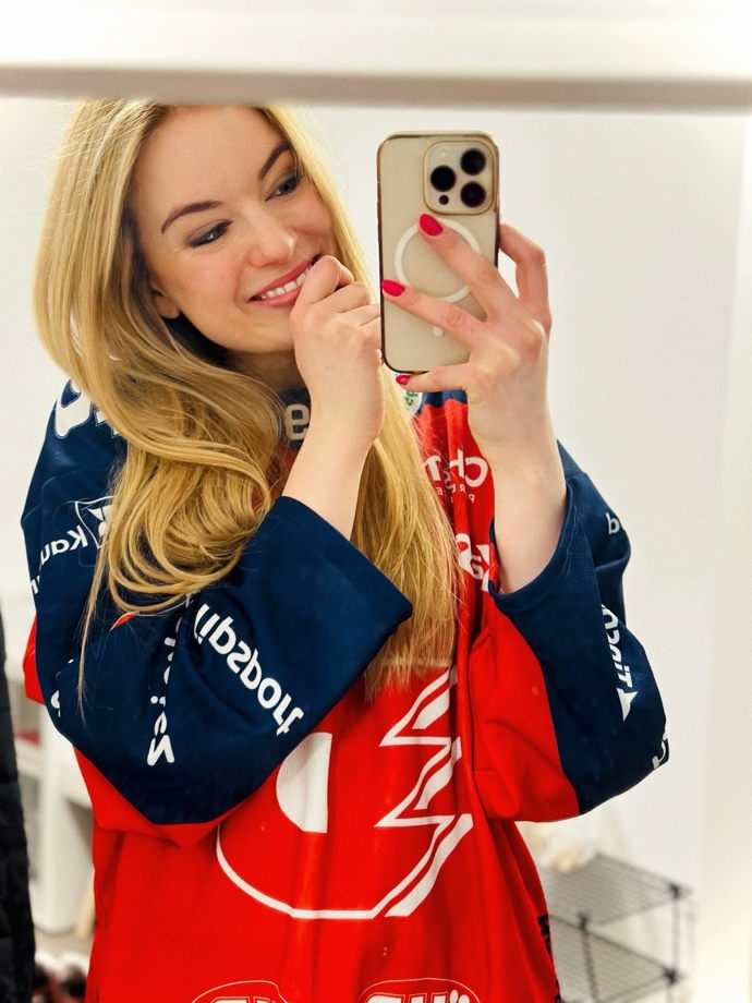 Hokejista prý nejvíc ocení, když Michaela nosí hokejový dres.