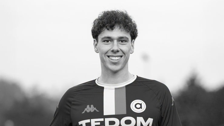 Zemřel fotbalista David Jeřábek.