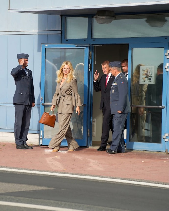 Manželé odcestovali do Ankary na summit NATO.