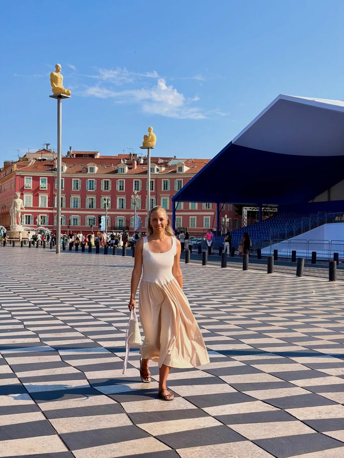 Markéta Konvičková si zaletěla do Francie.