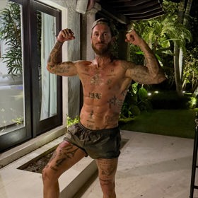 Sergio Ramos ukázal vysekané tělo.