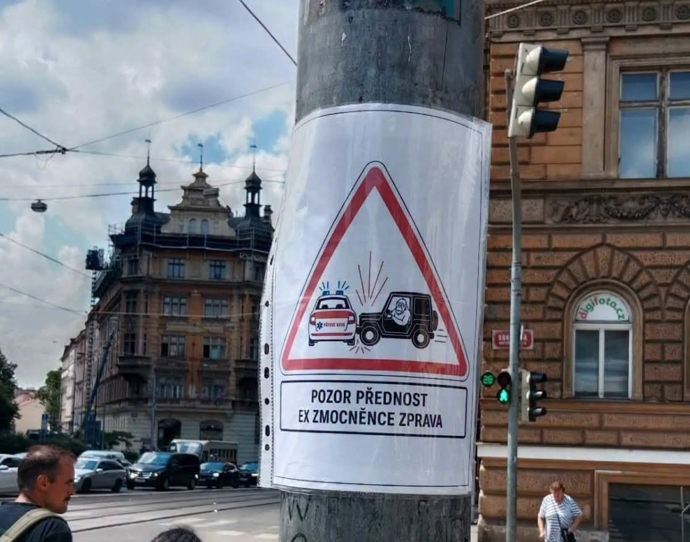 Nová cedule na I. P. Pavlova.