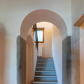 Nedaleko Florencie obnovili starý venkovský dům. Architekti zachránili trámy, terakotu i velký krb