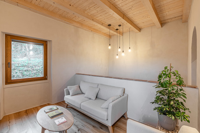 Nedaleko Florencie obnovili starý venkovský dům. Architekti zachránili trámy, terakotu i velký krb Nedaleko Florencie obnovili starý venkovský dům. Architekti zachránili trámy, terakotu i velký krb