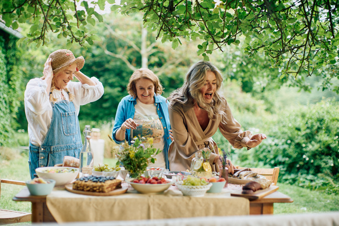 Ve filmu Bardotky se sešly úžasné dámy. Dagmar Havlová, Eva Holubová a Pavlína Pořízková. Ve filmu Bardotky se sešly úžasné dámy. Dagmar Havlová, Eva Holubová a Pavlína Pořízková.