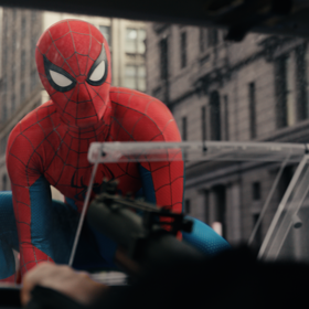 Tom Holland jako lidský pavouk zažívá již své čtvrté dobrodružství.