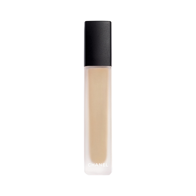 Voděodolný korektor Ultra Le Teint Le Correcteur, Chanel, 8,5 g, 1250 Kč