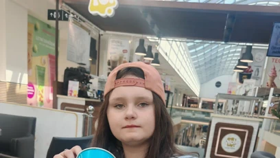 FOTO: Třináctileté Jennifer se leukémii podařilo porazit, tím ale boj nekončí.