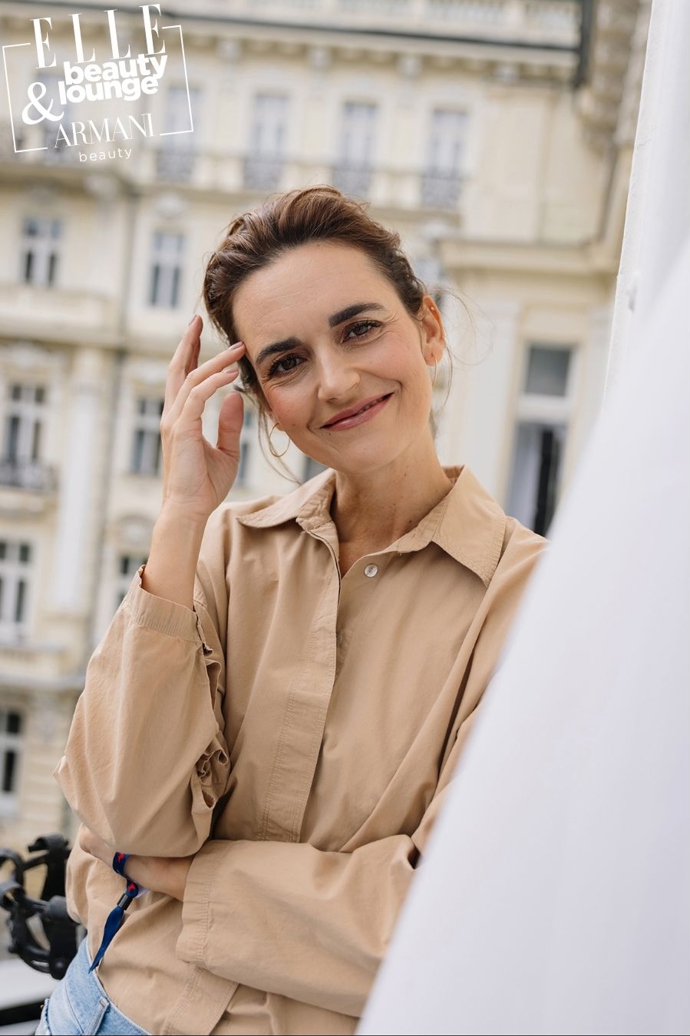 Daniela Brzobohatá okouzlila ve Varech dokonalým letním outfitem pro každý věk. Stačí vám dva jednoduché kousky
