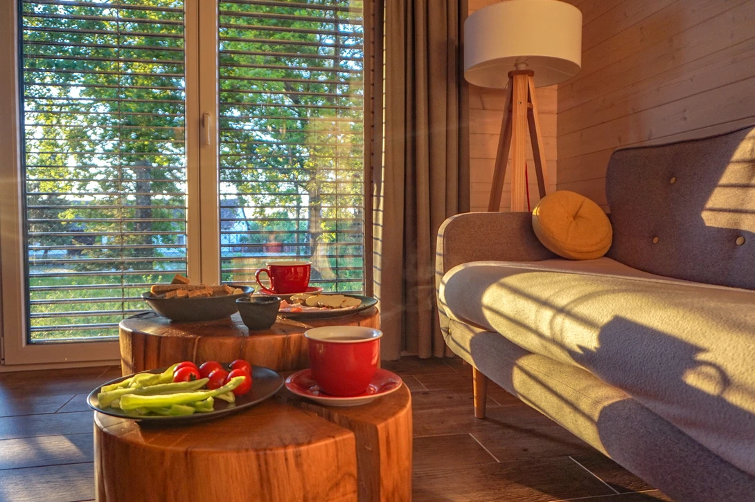 Skandinávské hygge u Písku: Tiny Vacation nabízí design, pohodlí i pořádnou dávku přírody na pouhých 26 metrech čtverečních Skandinávské hygge u Písku: Tiny Vacation nabízí design, pohodlí i pořádnou dávku přírody na pouhých 26 metrech čtverečních
