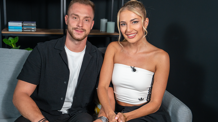 Extra host Aneta Šimečková a Tomáš Karniš foto 01