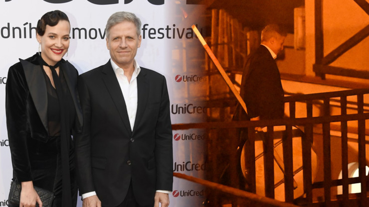 Kateřina Sokolová a její partner Martin Wichterle ukradli dopravní značku na hotel. 