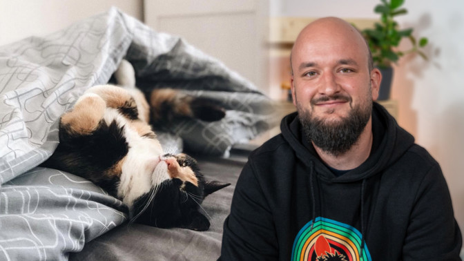 Pamatujete si hit Mám doma kočku od Pokáče? Je pořád vostrá, říká o 15leté micce písničkář 